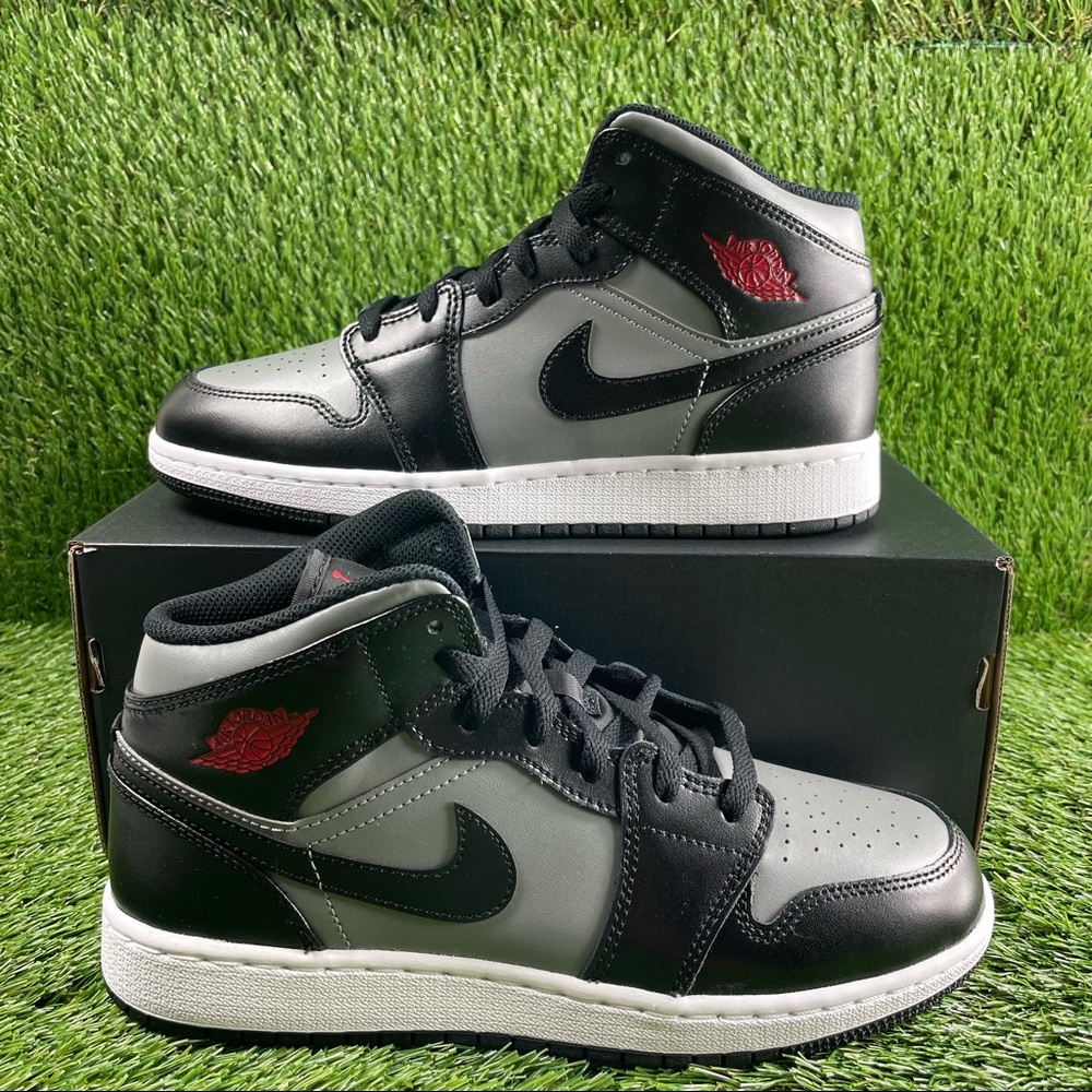 Nike Air Jordan 1 Mid GS Shadow Particle Grey Size 7Y 8.5W New